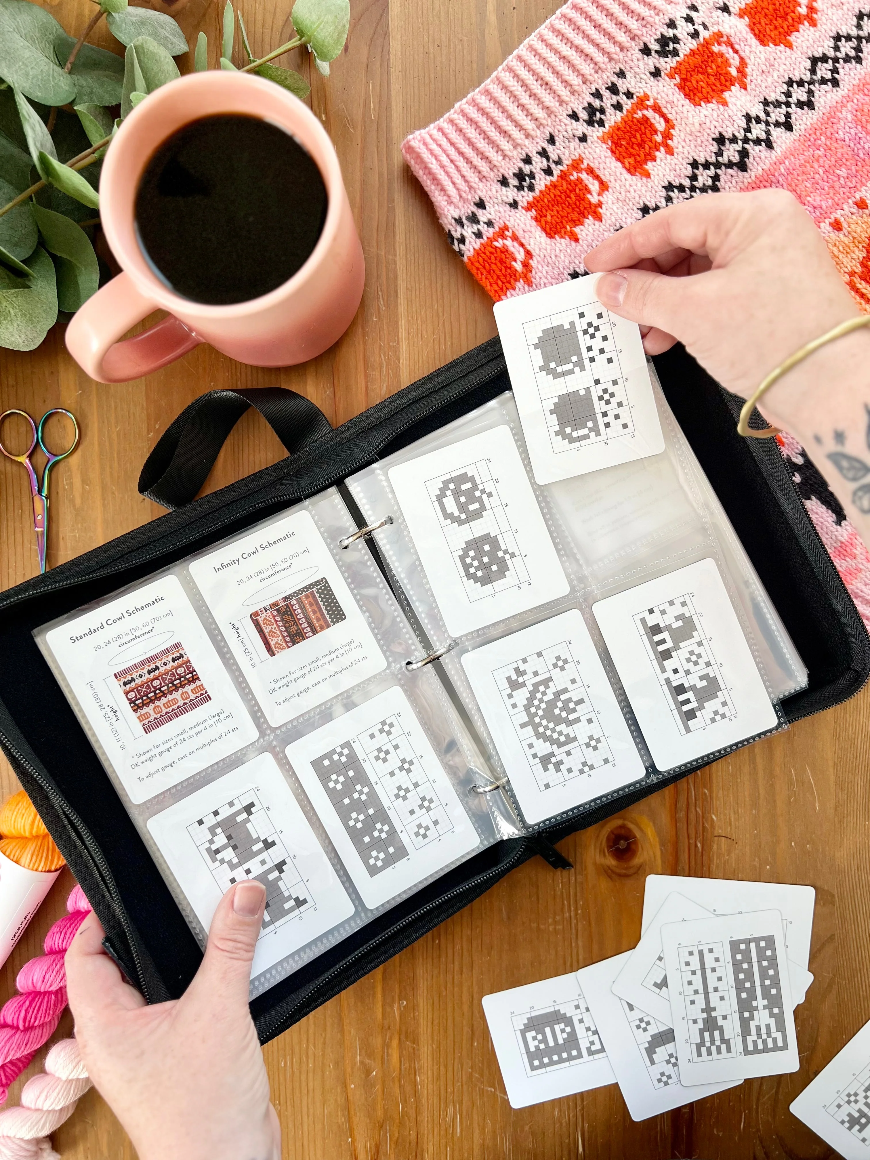 Doodle Card Binder | 4-Pocket | Max (400 pcs) | Black - Image 2